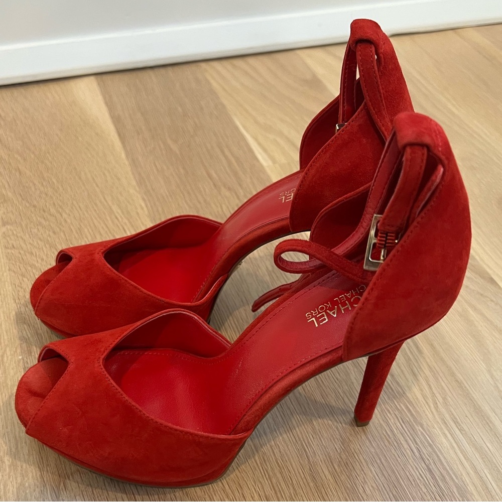Michael Kors Red velvet pumps sz 6